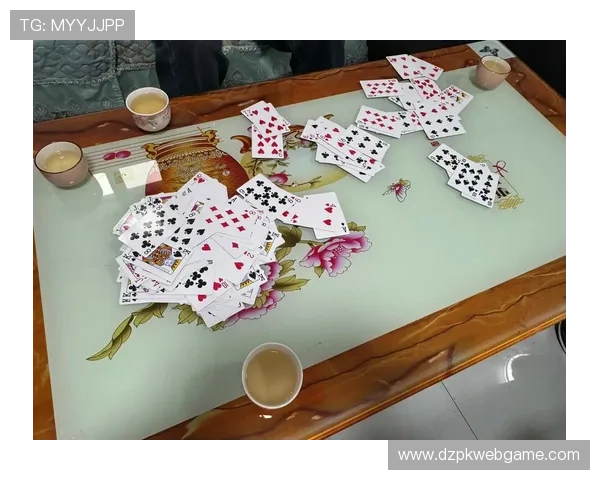 免费参与德州扑克在线玩小游戏真人对战体验真实牌局氛围